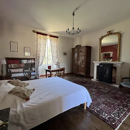 D'hotes Au Chateau Du Breuil A 3* Londigny
