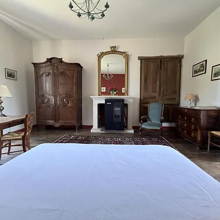 D'hotes Au Chateau Du Breuil A
